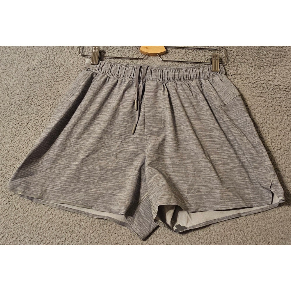 Lululemon Mens Heathered Grey Space Dye Running Training Shorts Size Small 4"